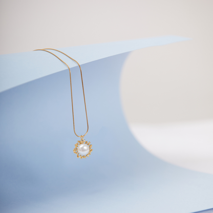 Pearl Glow Necklace